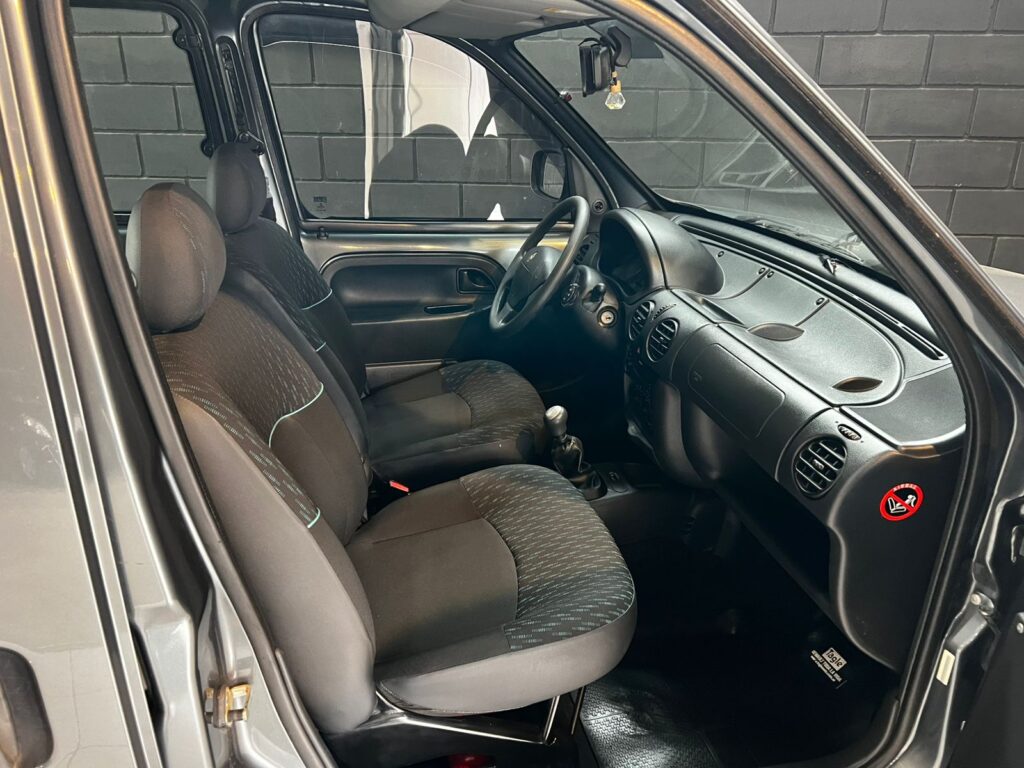 RENAULT KANGOO 1.6 AUTHENTIQUE PLUS C/GNC 2017