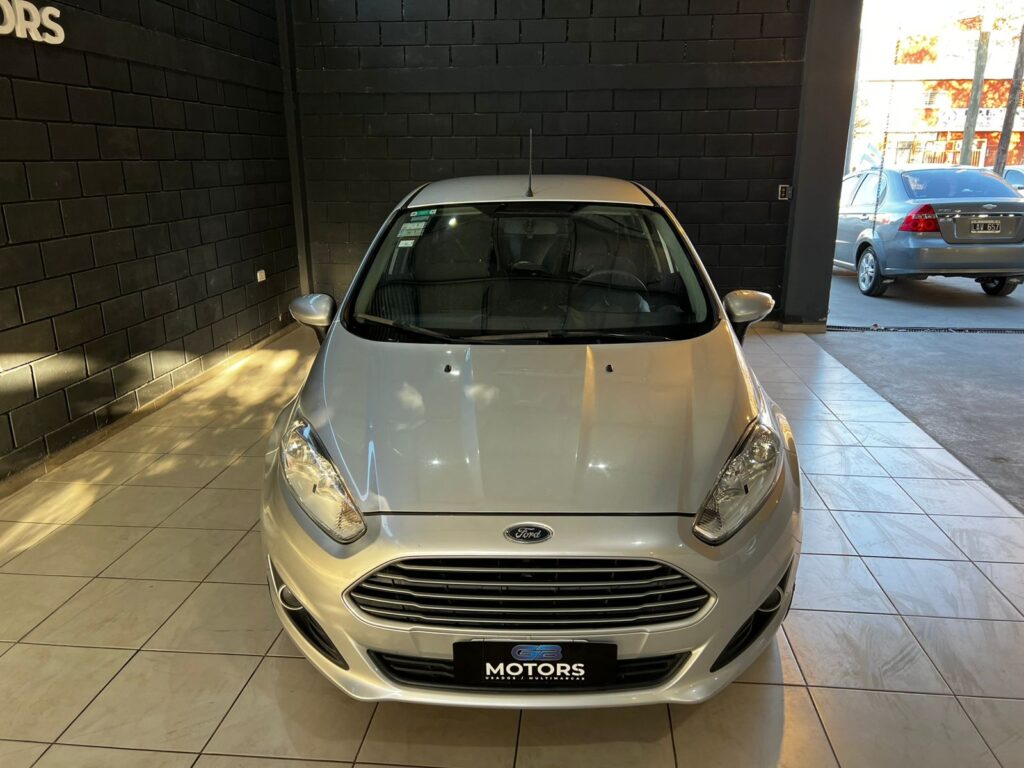 FORD FIESTA 1.6 SE 2015