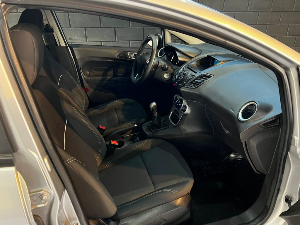 FORD FIESTA 1.6 SE 2015