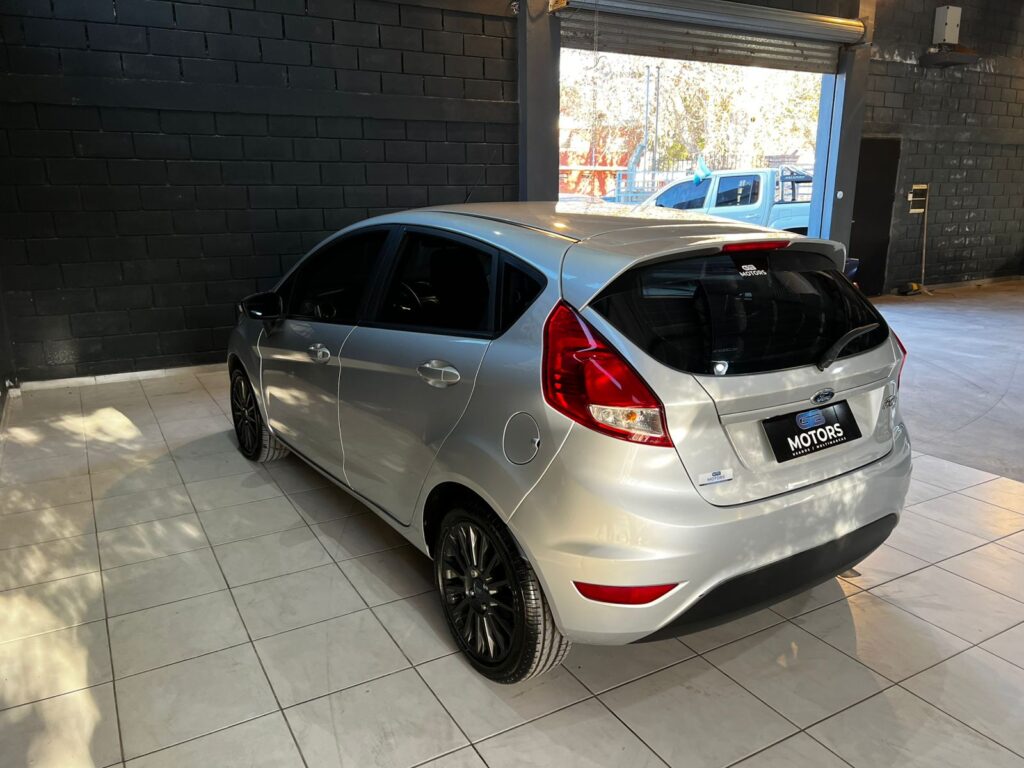 FORD FIESTA 1.6 SE 2015