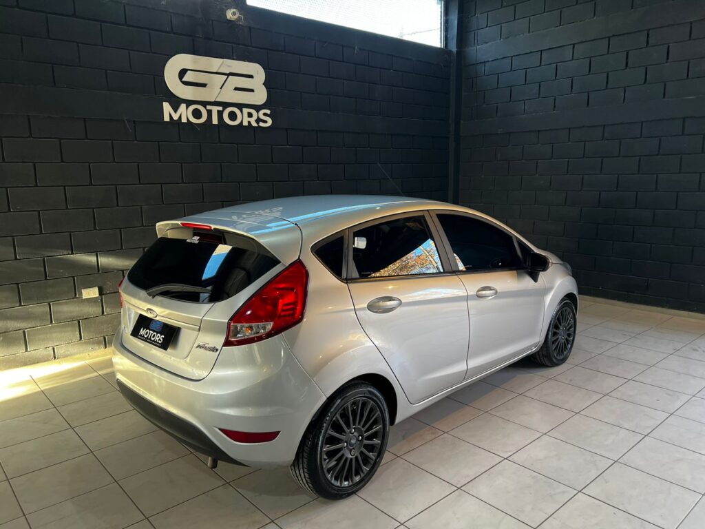 FORD FIESTA 1.6 SE 2015