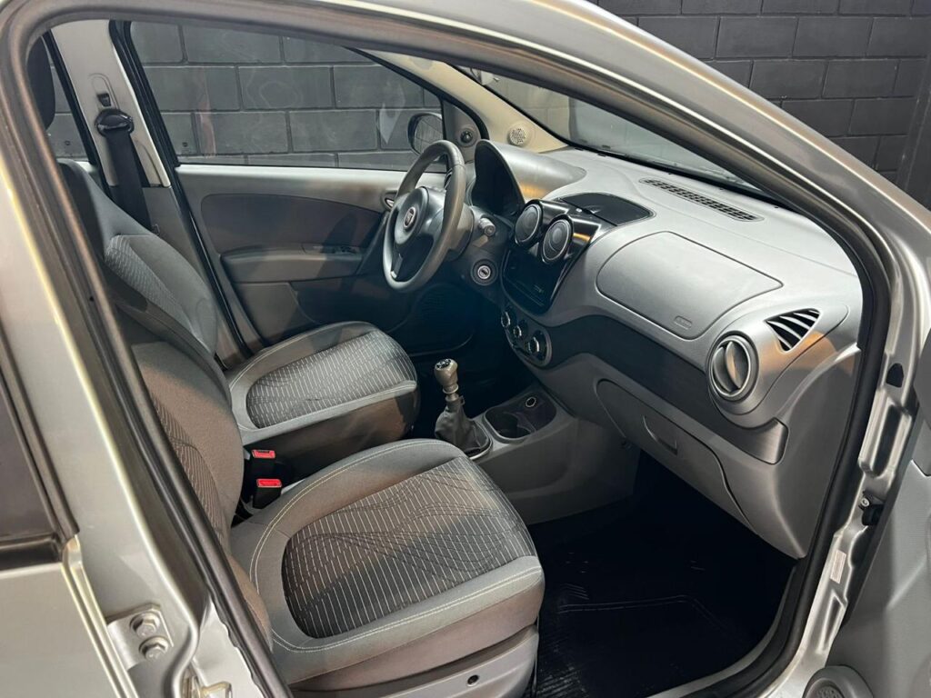 FIAT PALIO 1.4 ATTRACTIVE TOP 2015