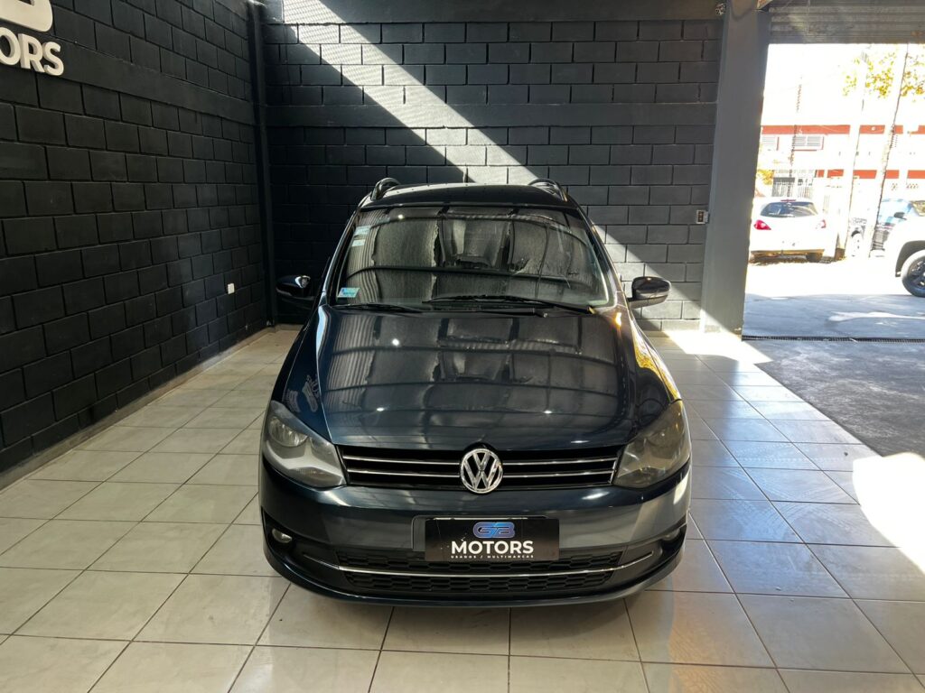 VOLKSWAGEN SURAN 1.6AUT IMOTION TRENDLINE 2012