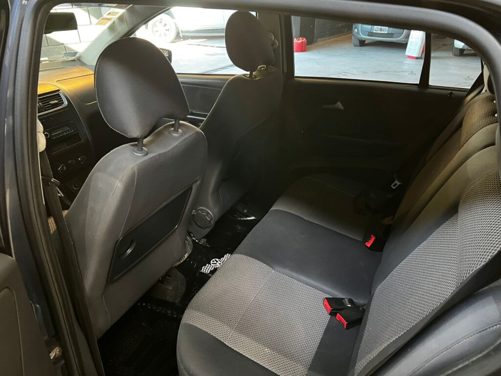 VOLKSWAGEN SURAN 1.6AUT IMOTION TRENDLINE 2012