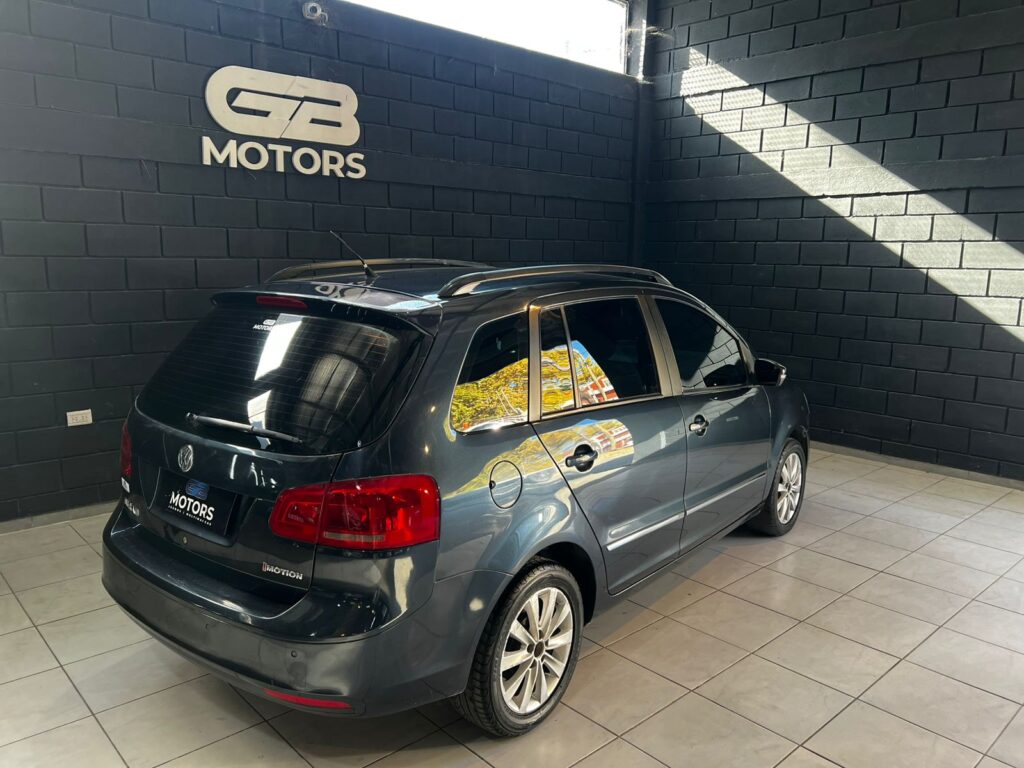 VOLKSWAGEN SURAN 1.6AUT IMOTION TRENDLINE 2012