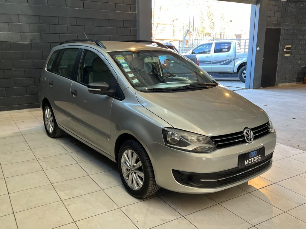 VOLKSWAGEN SURAN 1.6 HIGLINE 2012