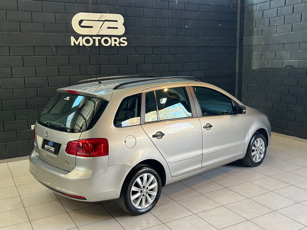 VOLKSWAGEN SURAN 1.6 HIGLINE 2012