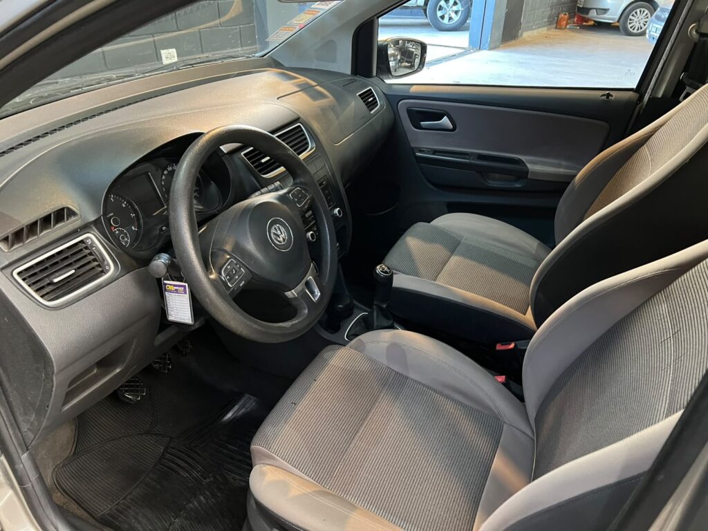 VOLKSWAGEN SURAN 1.6 HIGLINE 2012