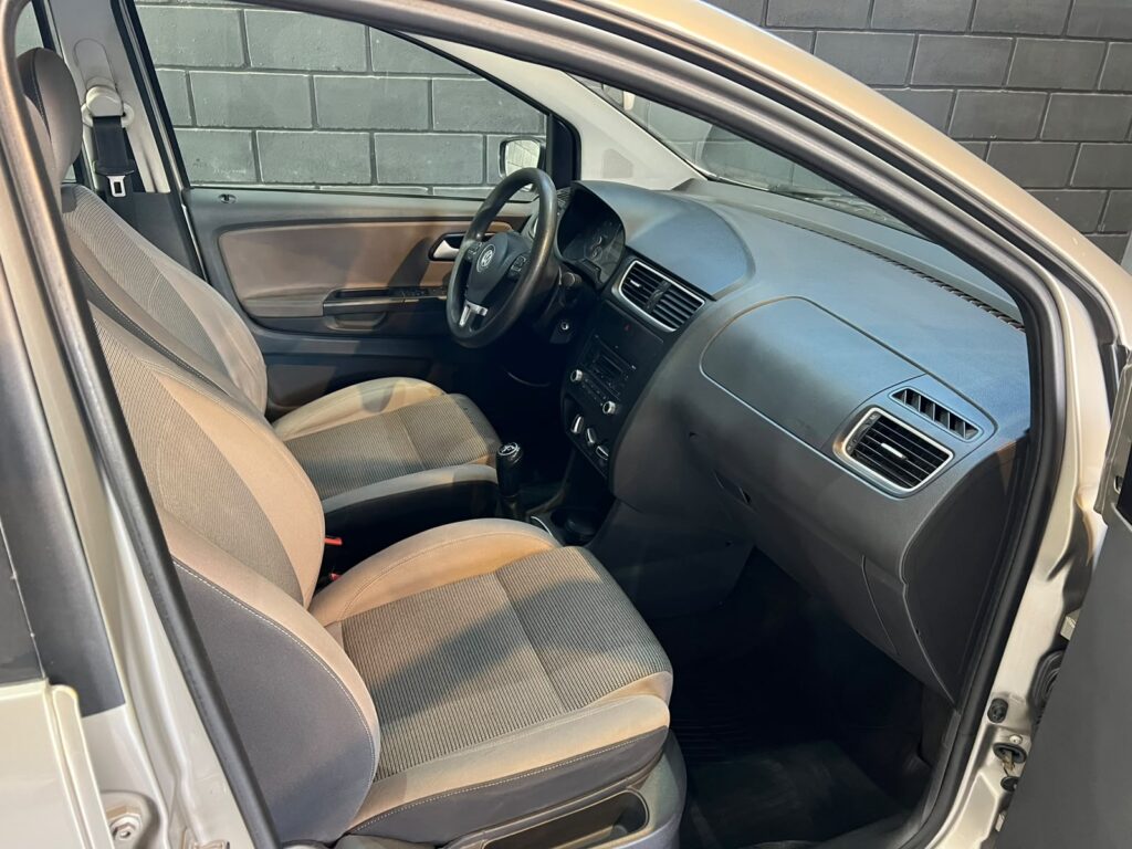VOLKSWAGEN SURAN 1.6 HIGLINE 2012