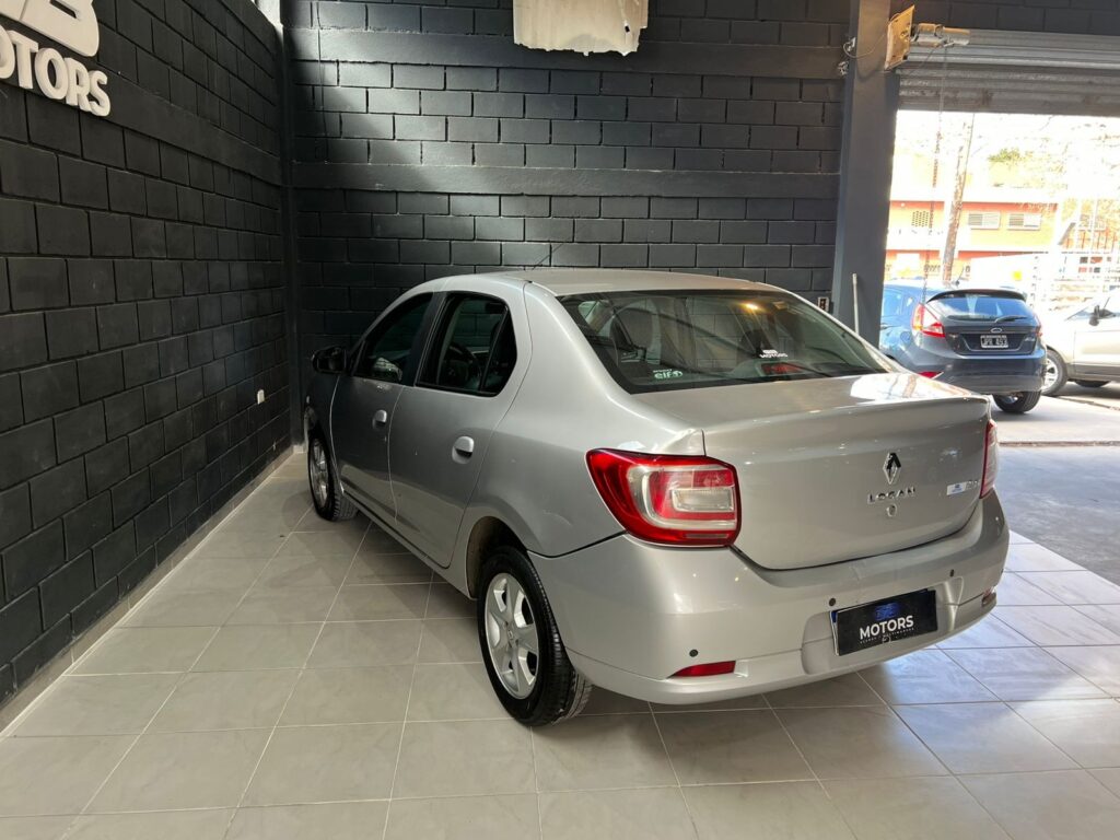 RENAULT LOGAN 1.6 PRIVILEGE 2017