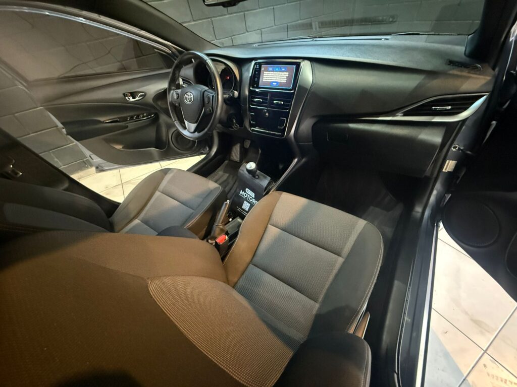 TOYOTA YARIS 1.6 XLS 2022