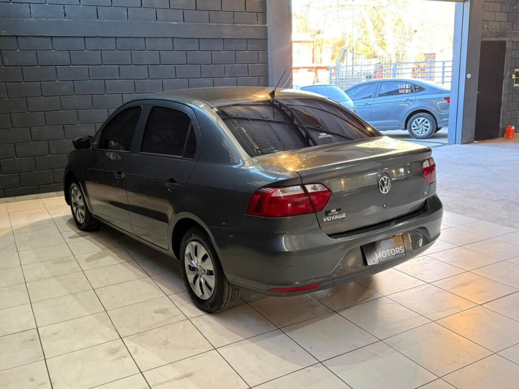 VOLKSWAGEN VOYAGE 1.6 CONFORTLINE C/GNC 2013