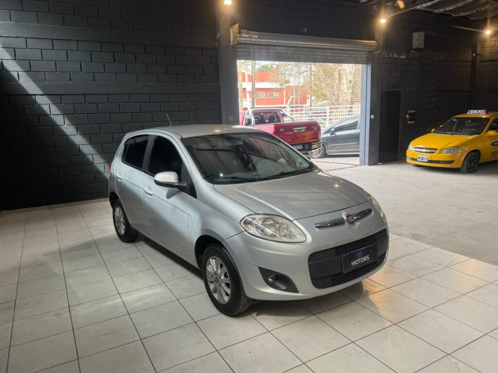 FIAT PALIO 1.4 ATTRACTIVE 2015