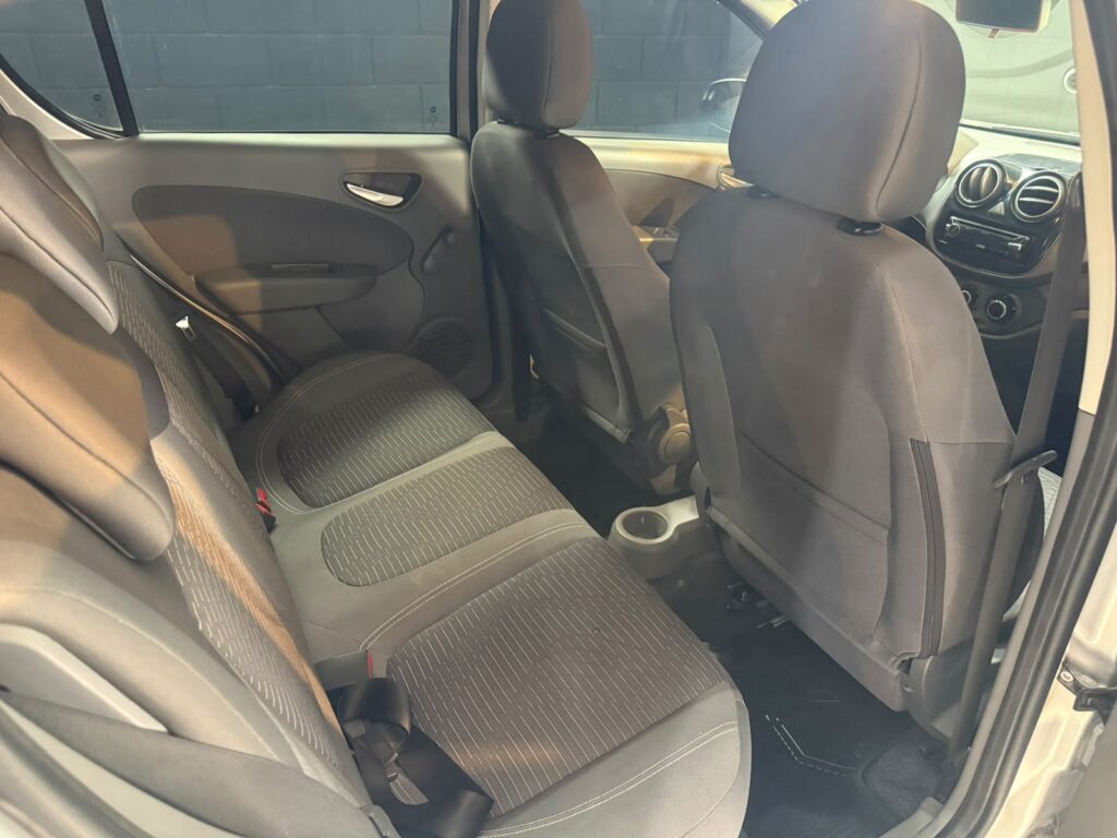 FIAT PALIO 1.4 ATTRACTIVE 2015