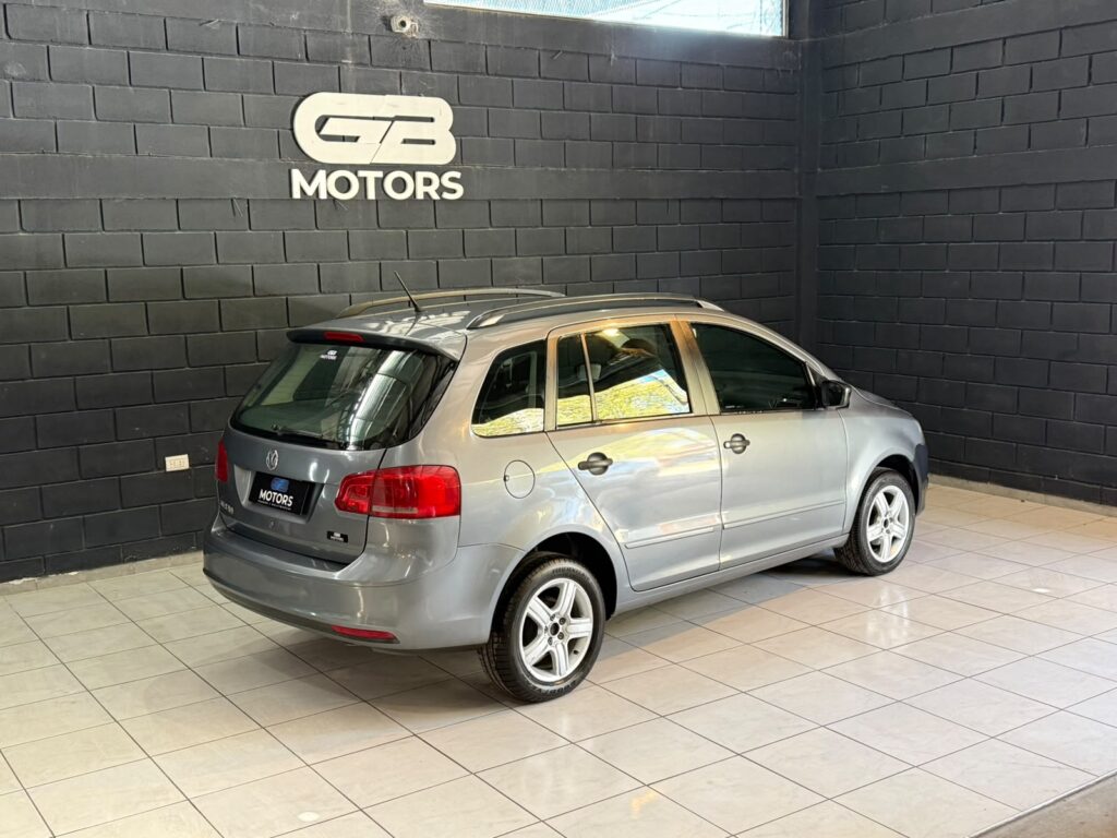 VOLKSWAGEN SURAN 1.6 CONFORTLINE 2011
