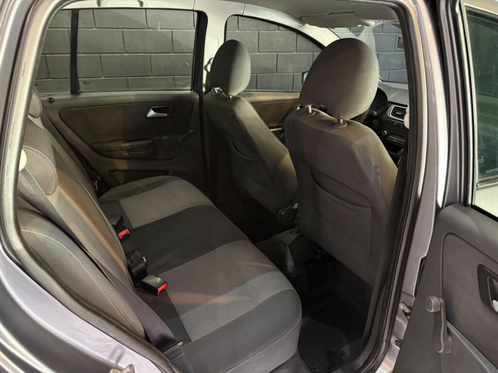 VOLKSWAGEN SURAN 1.6 CONFORTLINE 2011