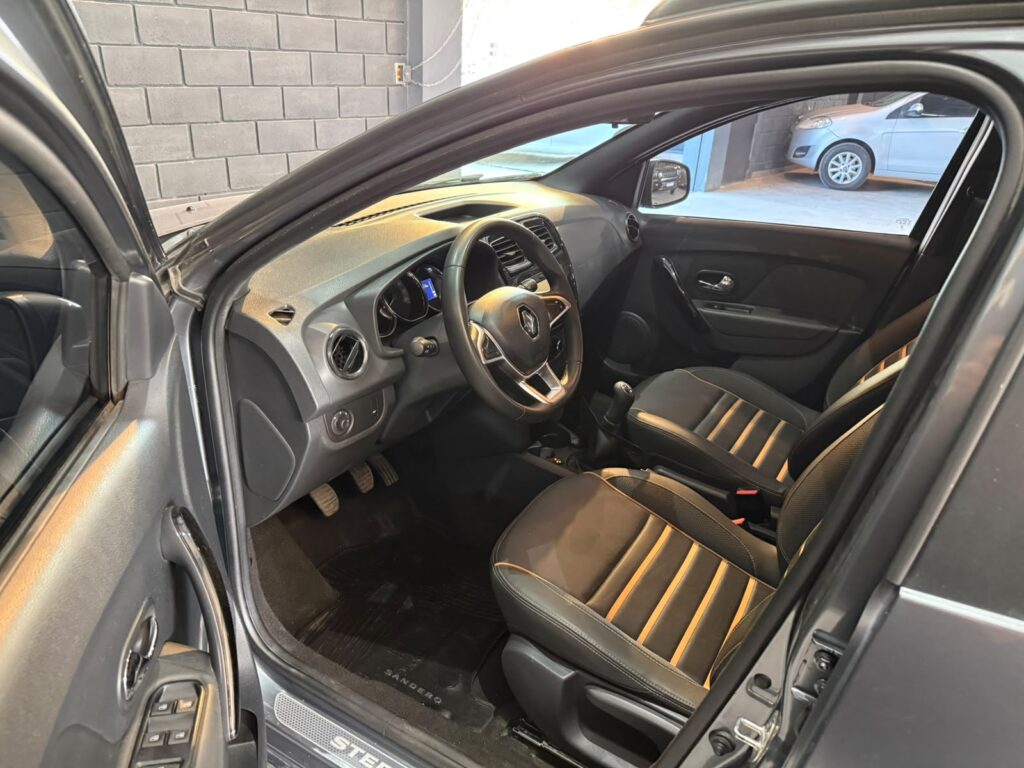 RENAULT STEPWAY 1.6 INTENSE C/GNC 2023
