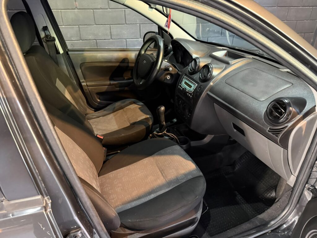 FORD FIESTA 1.6 AMBIENTE MP3 C/GNC 2010