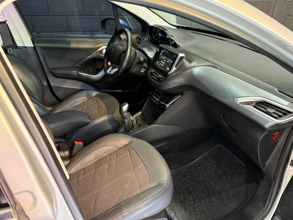 PEUGEOT 208 1.6 FELINE 2016