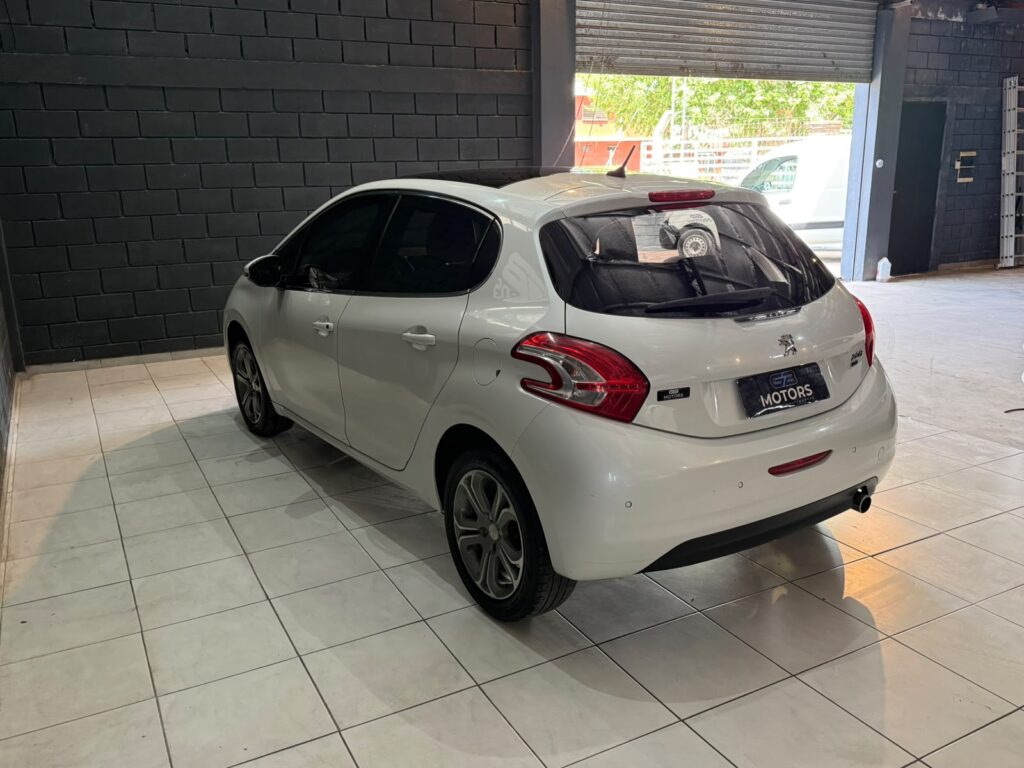 PEUGEOT 208 1.6 FELINE 2015