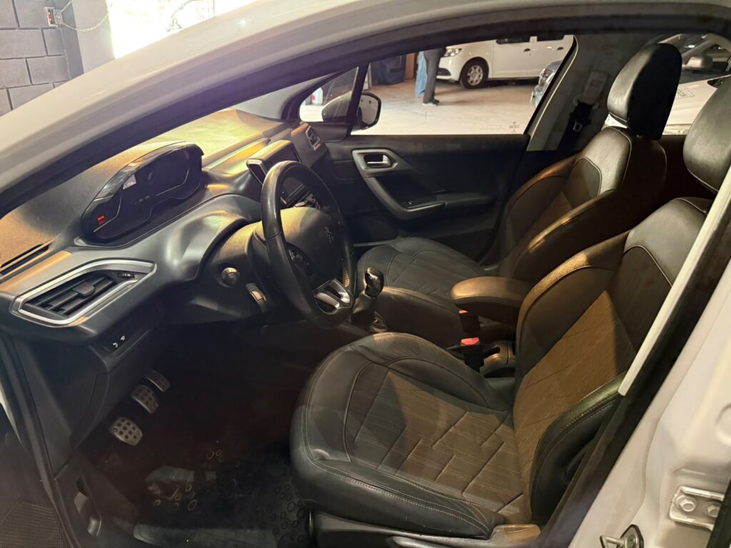 PEUGEOT 208 1.6 FELINE 2015